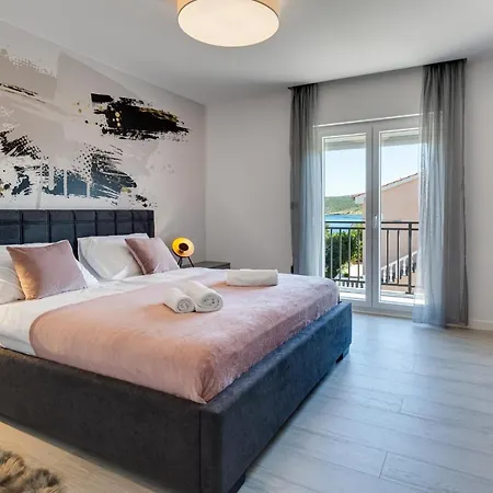 Apartment By The Sea Posedarje Exterior photo
