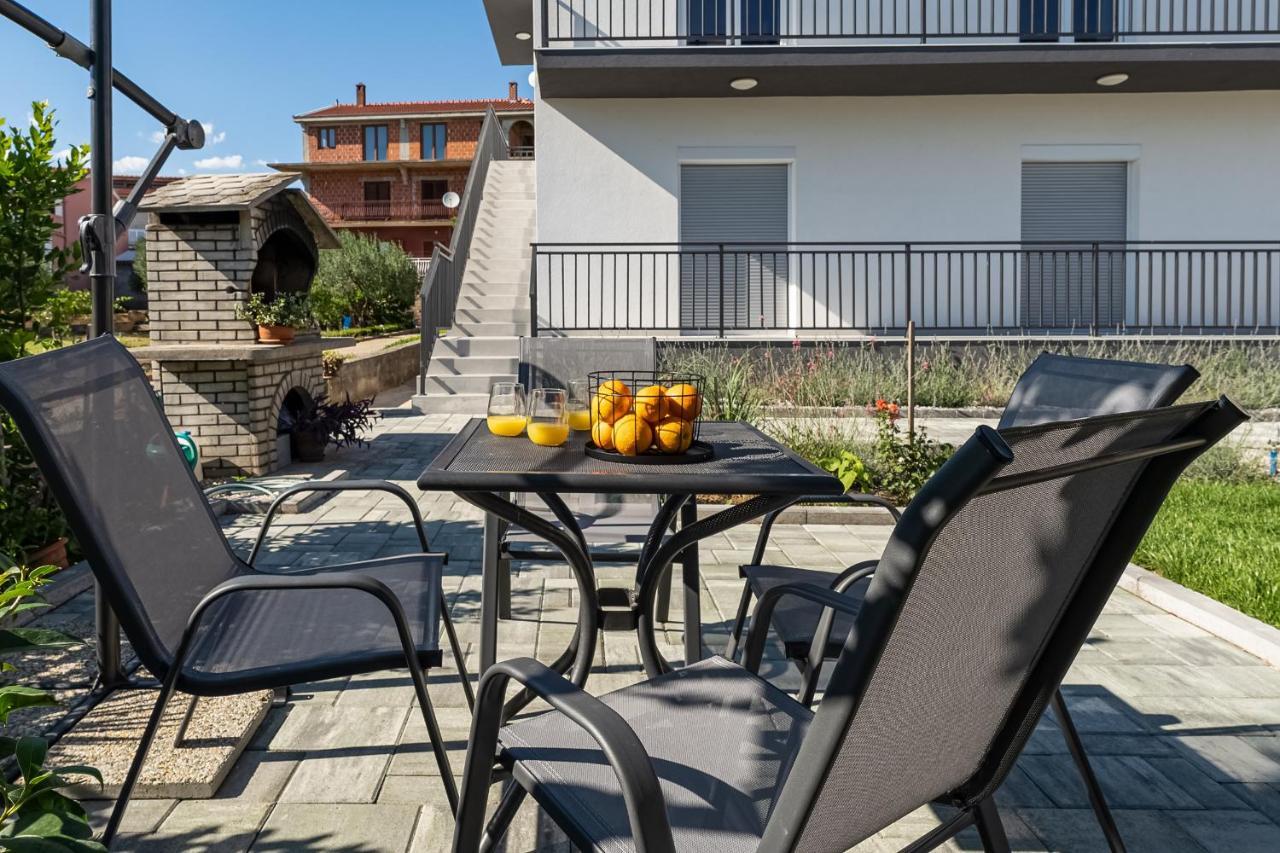 By The Sea Apartment Posedarje
